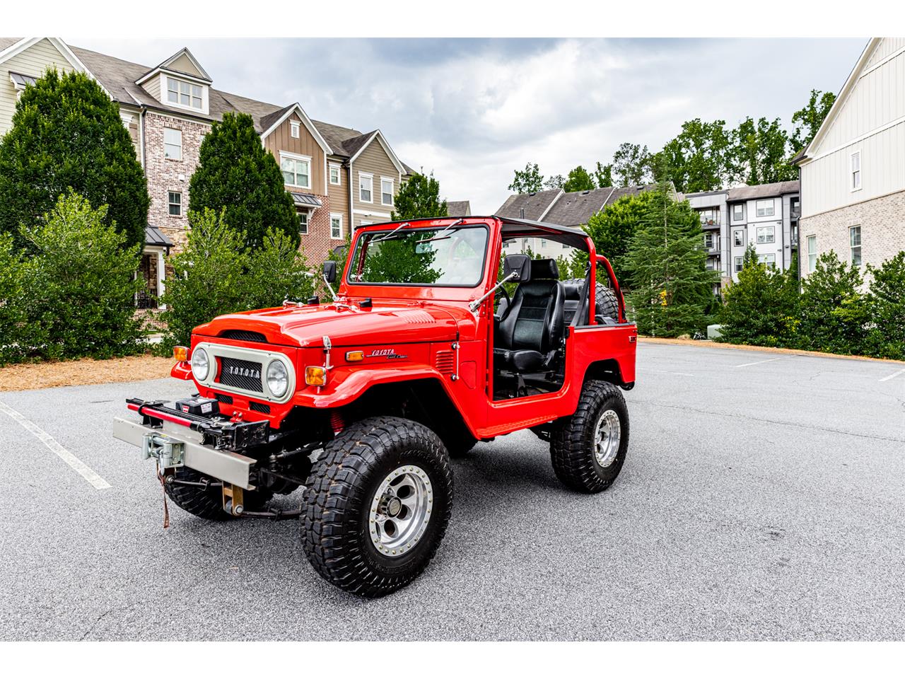 Toyota-Land-cruiser-fj40-1973-Red-Black