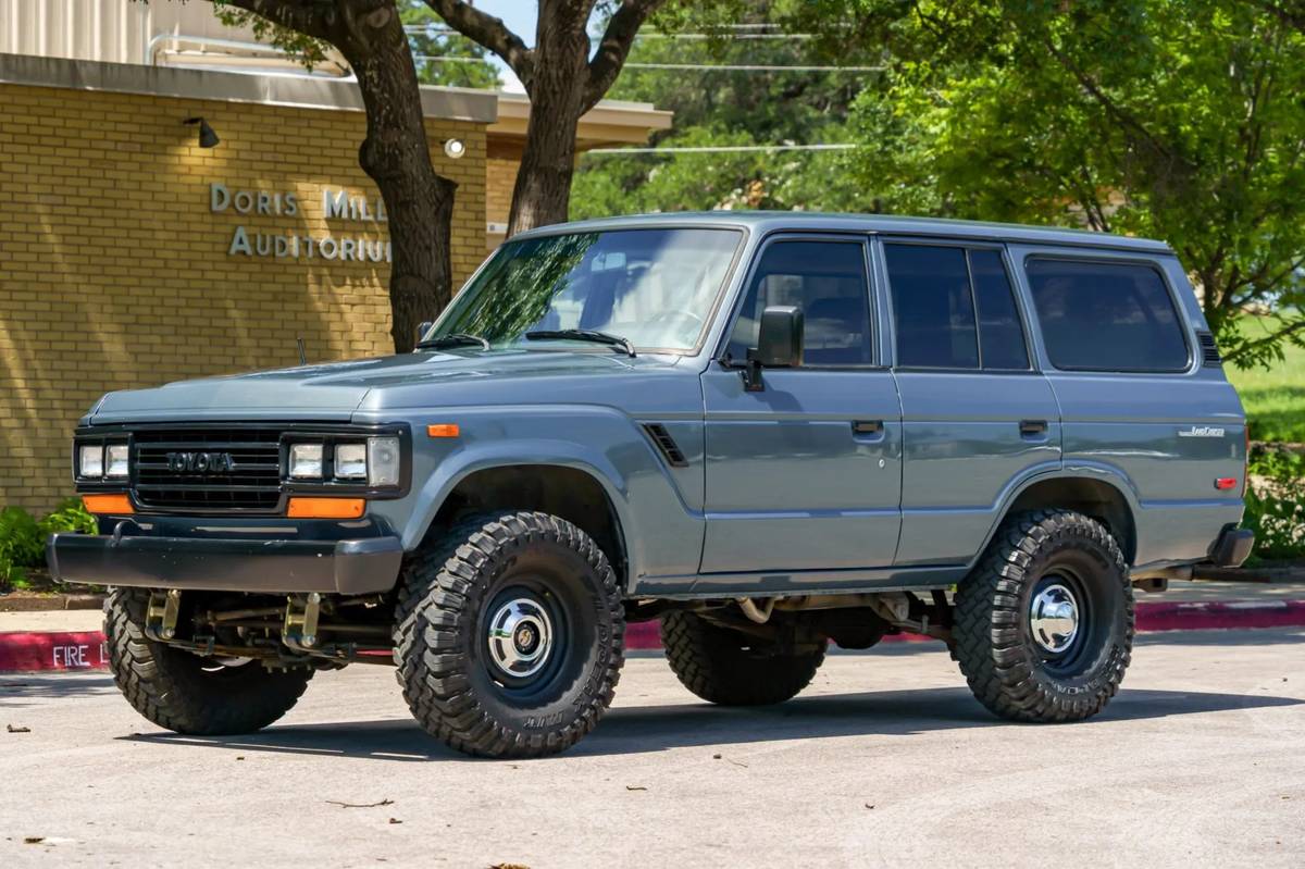 Toyota-Land-cruiser-fj62-1988