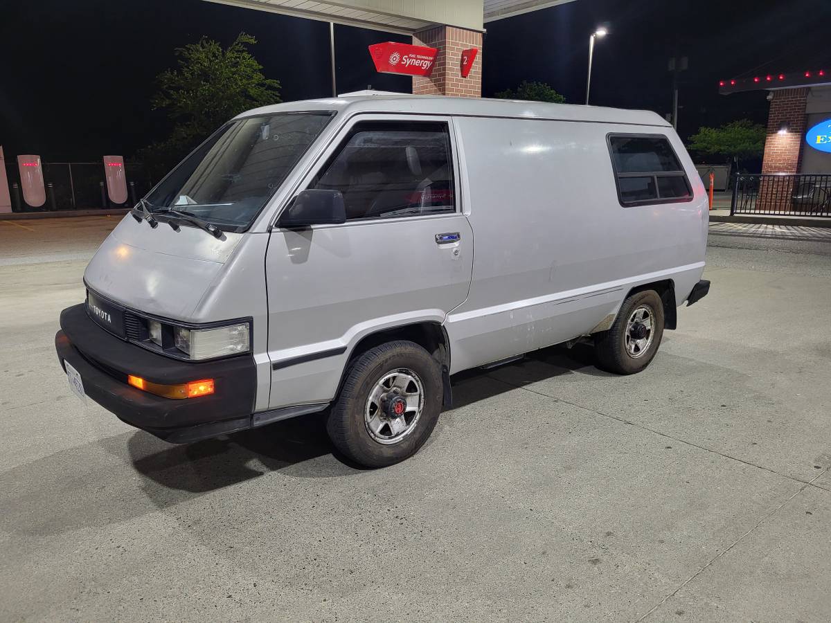 Toyota-Le-vsnwagon-1988