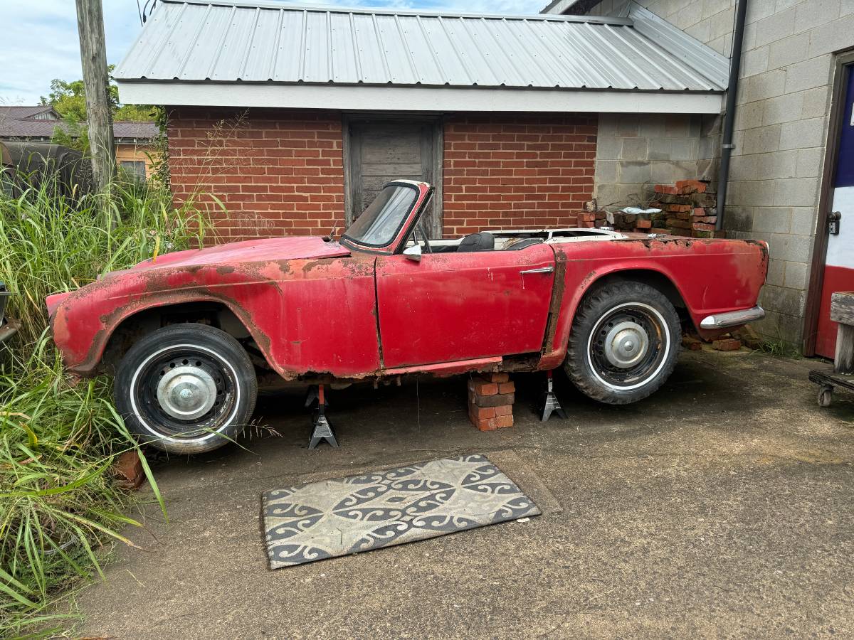 Triumph-Tr4-1963-red