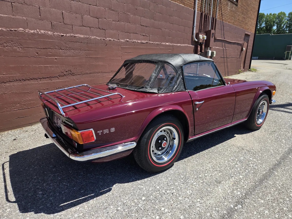Triumph-Tr6-1970-Burgandy-Tan
