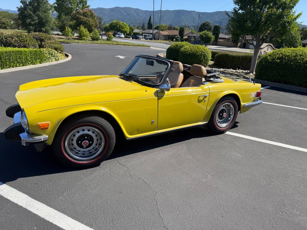 Triumph-Tr6-1974