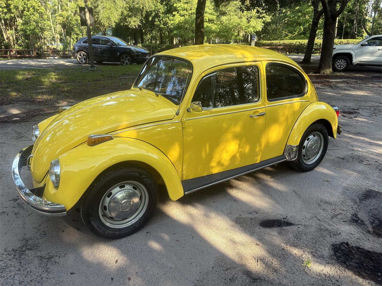 Volkswagen-Beetle-1973-Yellow-black
