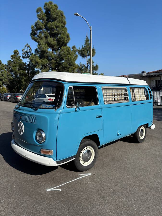 Volkswagen-Bus-westfalia-camper-1971-blue