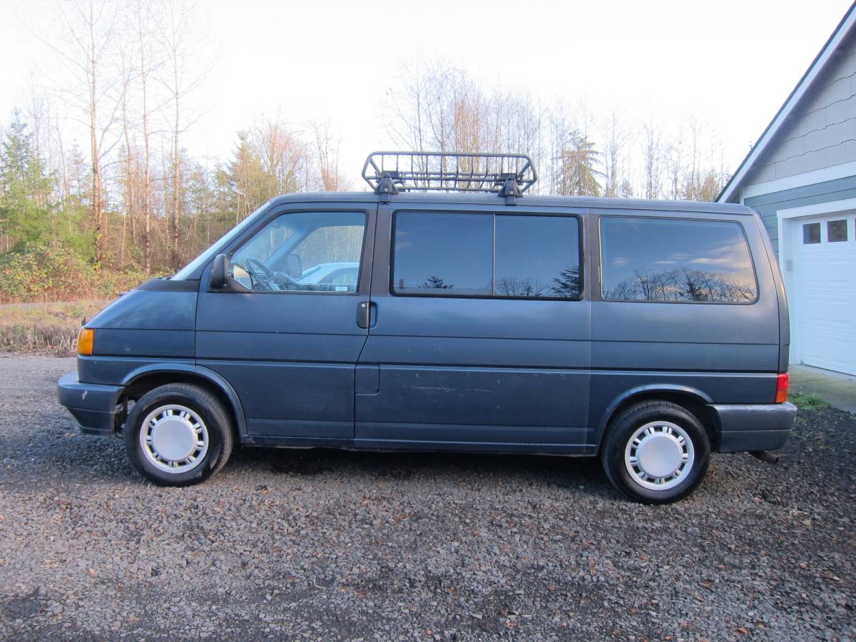 Volkswagen-Eurovan-mv-camper-1993-blue