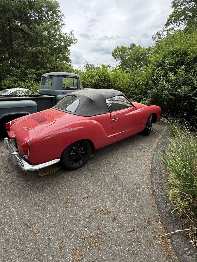 Volkswagen-Karmann-ghia-1970-red