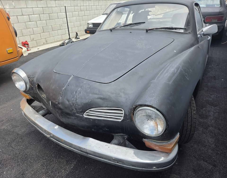 Volkswagen-Karmann-guia-1974