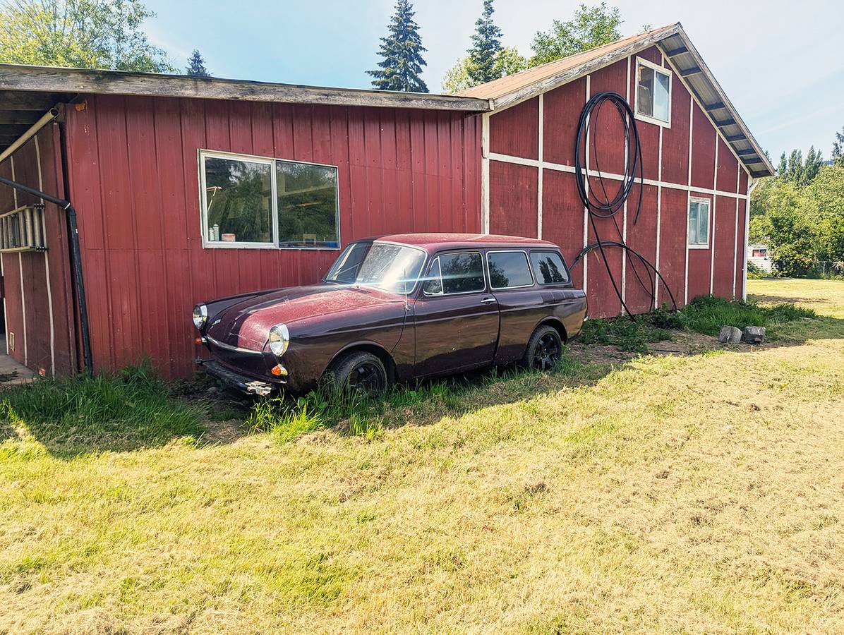 Volkswagen-Squareback-1969-red