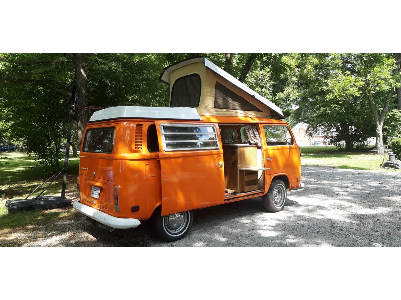 Volkswagen-Westfalia-camper-1972-Orange-Beige