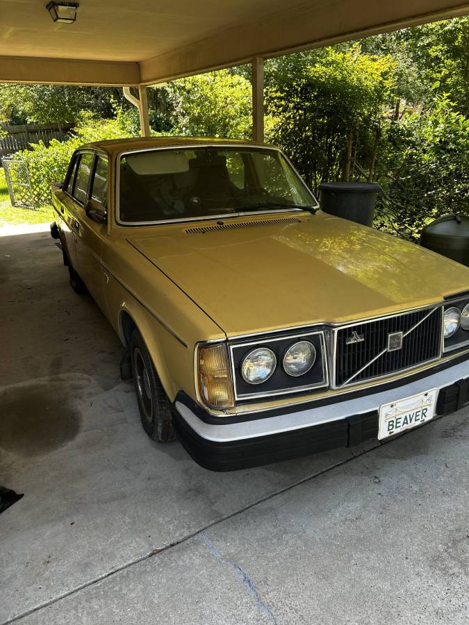 Volvo-244-dl-1978-yellow