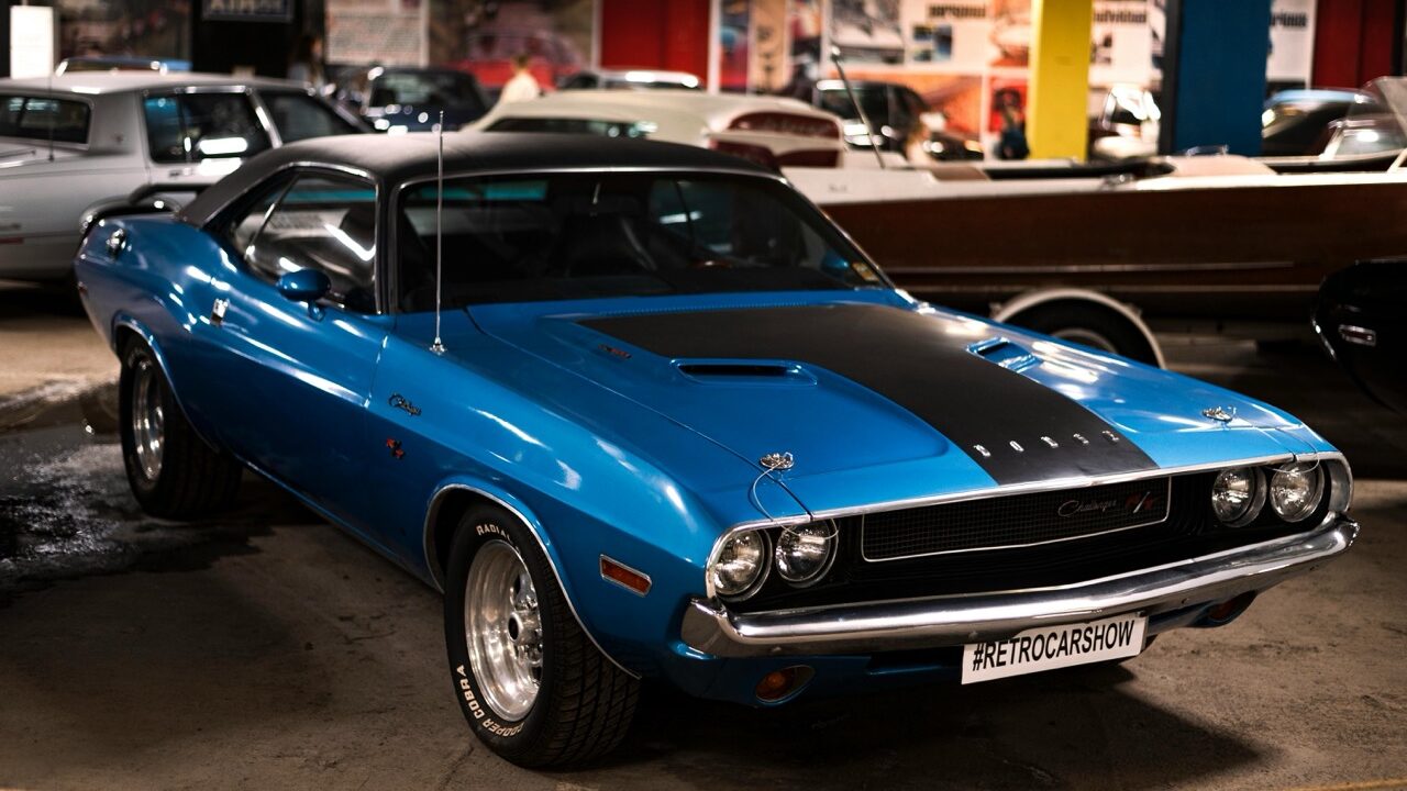 Dodge Challenger bleue