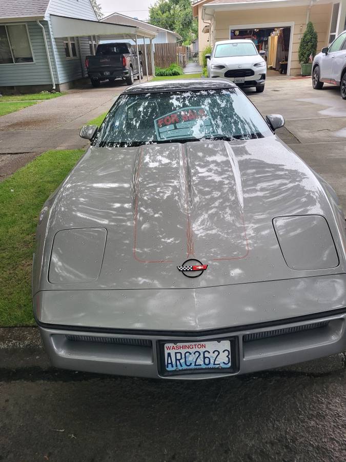 1085-chevrolet-corvette-1985-grey