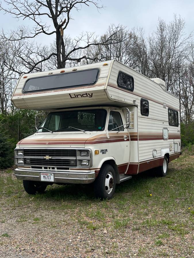 28-foot-lindy-motor-home-1984-white