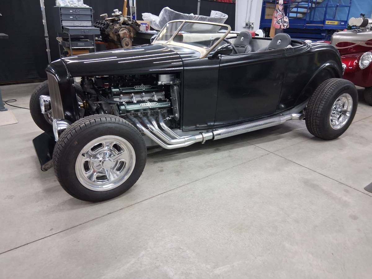 32-ford-roadster-1932-black