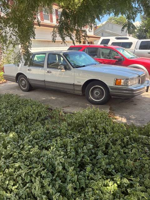 91-lincoln-1991-white