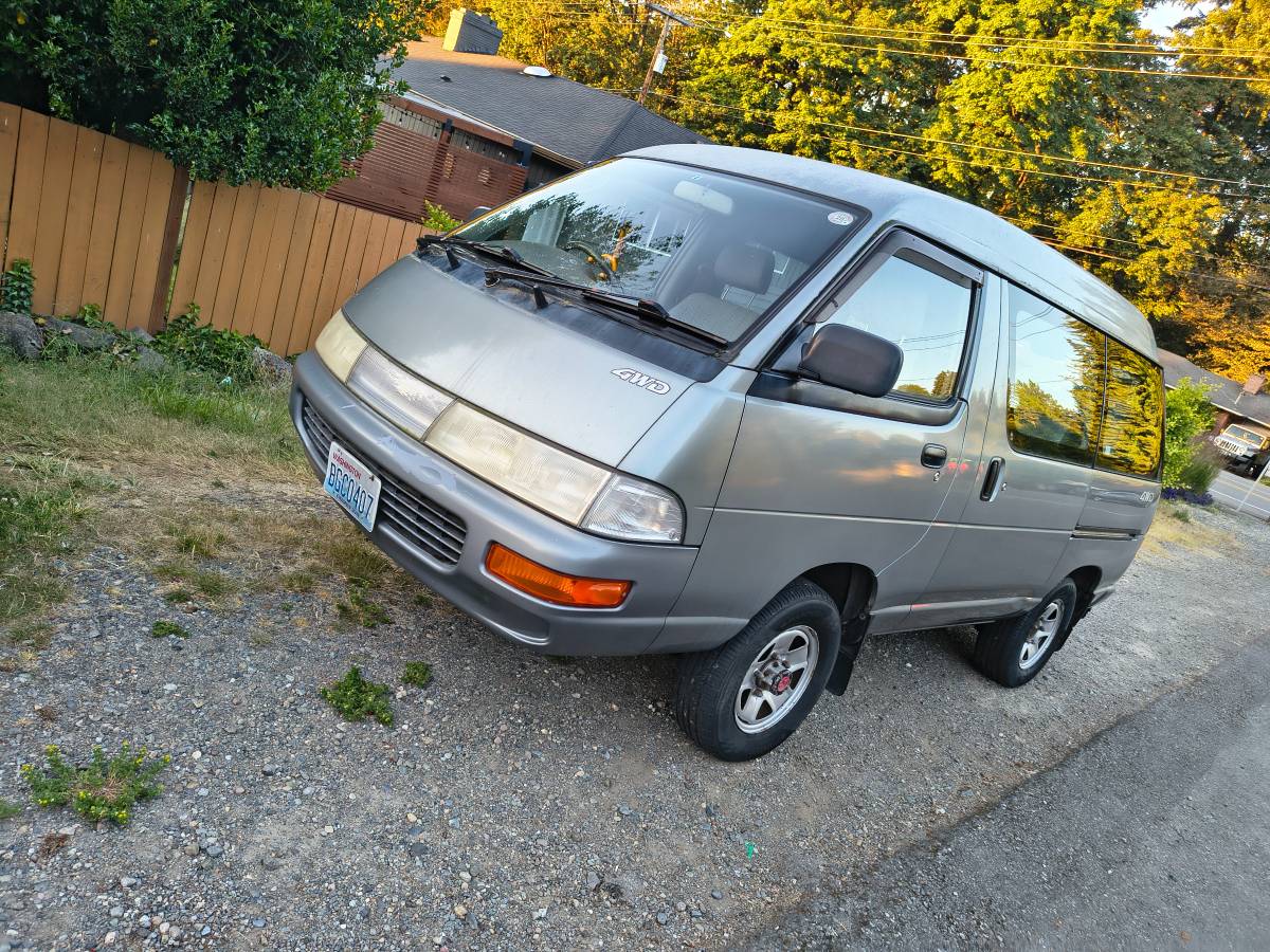 92-toyota-town-ace-rite-hand-drive-van-44.-1992-silver