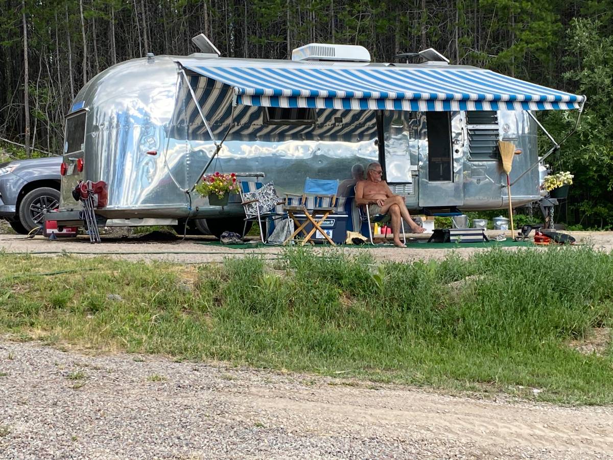 Airstream-overlander-1962-silver