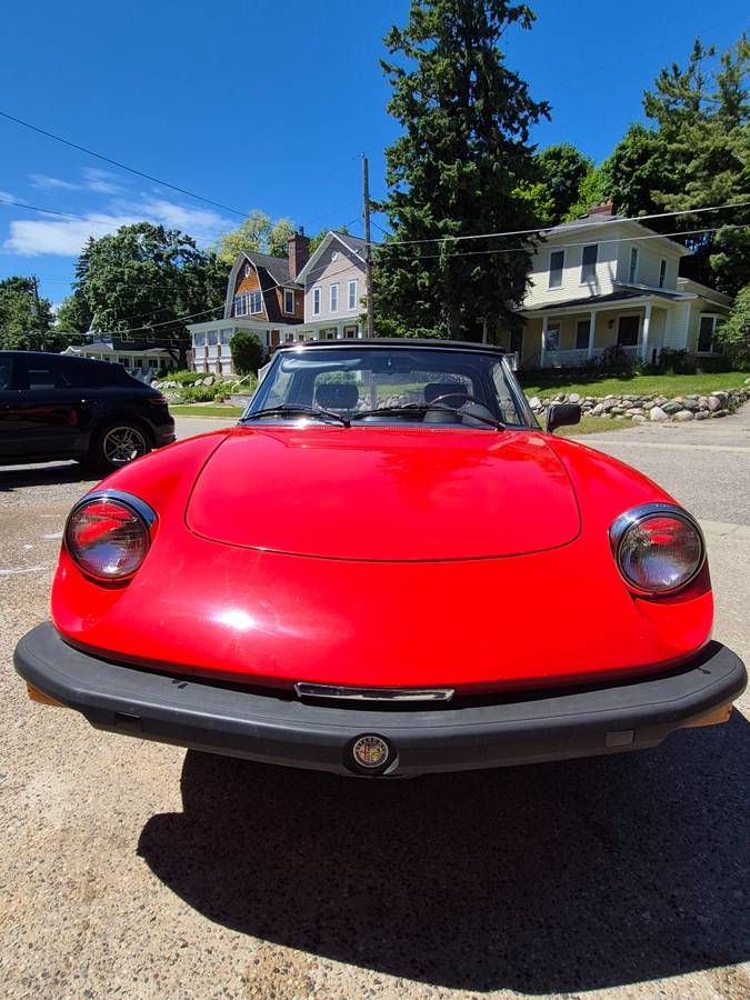 Alfa-romeo-Spider-1979-red