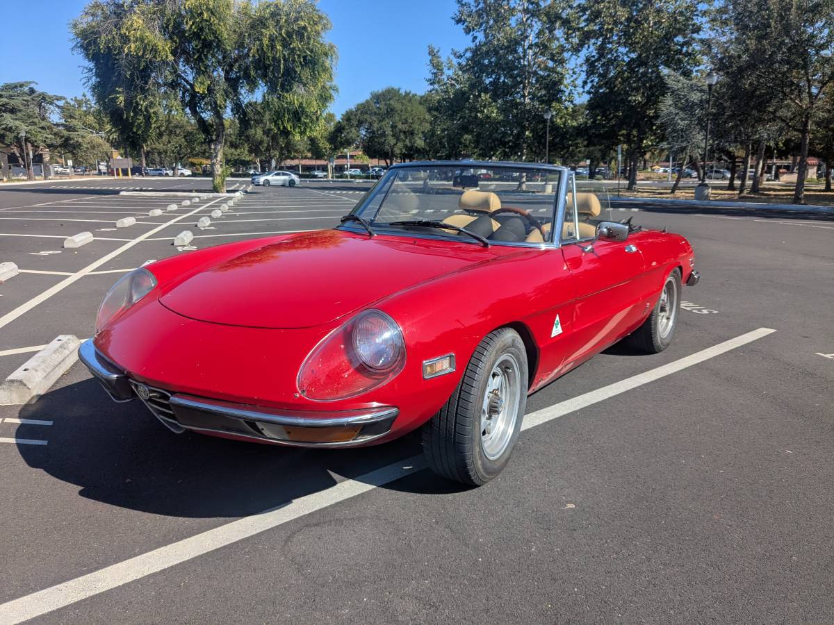 Alfa-romeo-Spider-veloce-1972-red