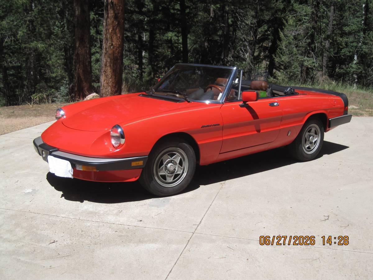 Alfa-romeo-Spider-veloce-1984
