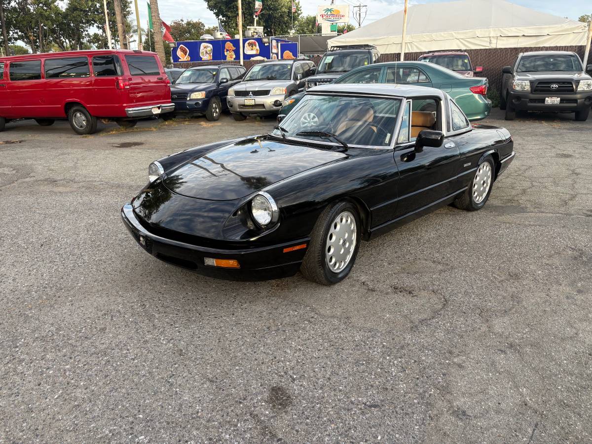 Alfa-romeo-Spider-veloce-1991-black