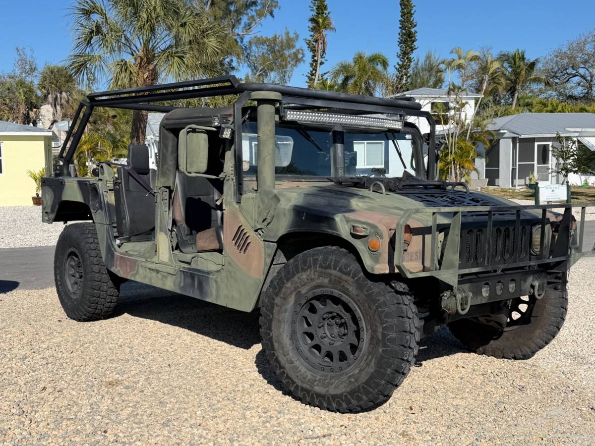 Am-general-Humvee-1989