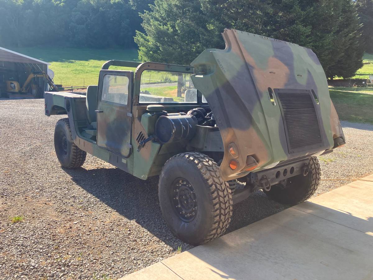 Am-general-Humvee-1995-green