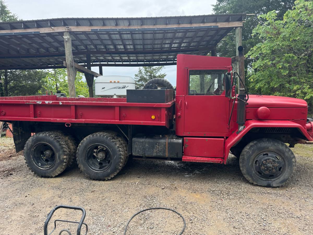 Am-general-M35-1967-red