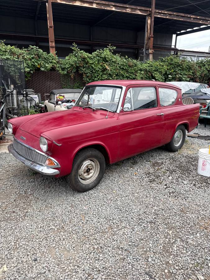 Anglia-deluxe-1961