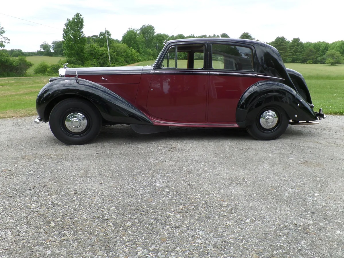 Bentley-Mark-vi-1951-Burgundy-And-Black-Grey