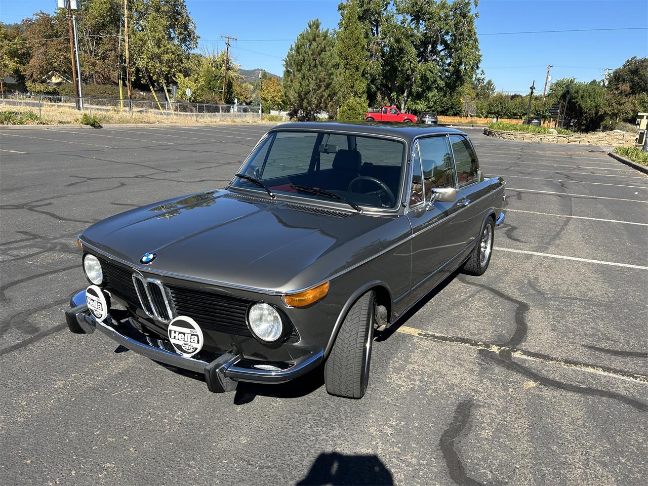 Bmw-2002-1975-Grey-Burgundy