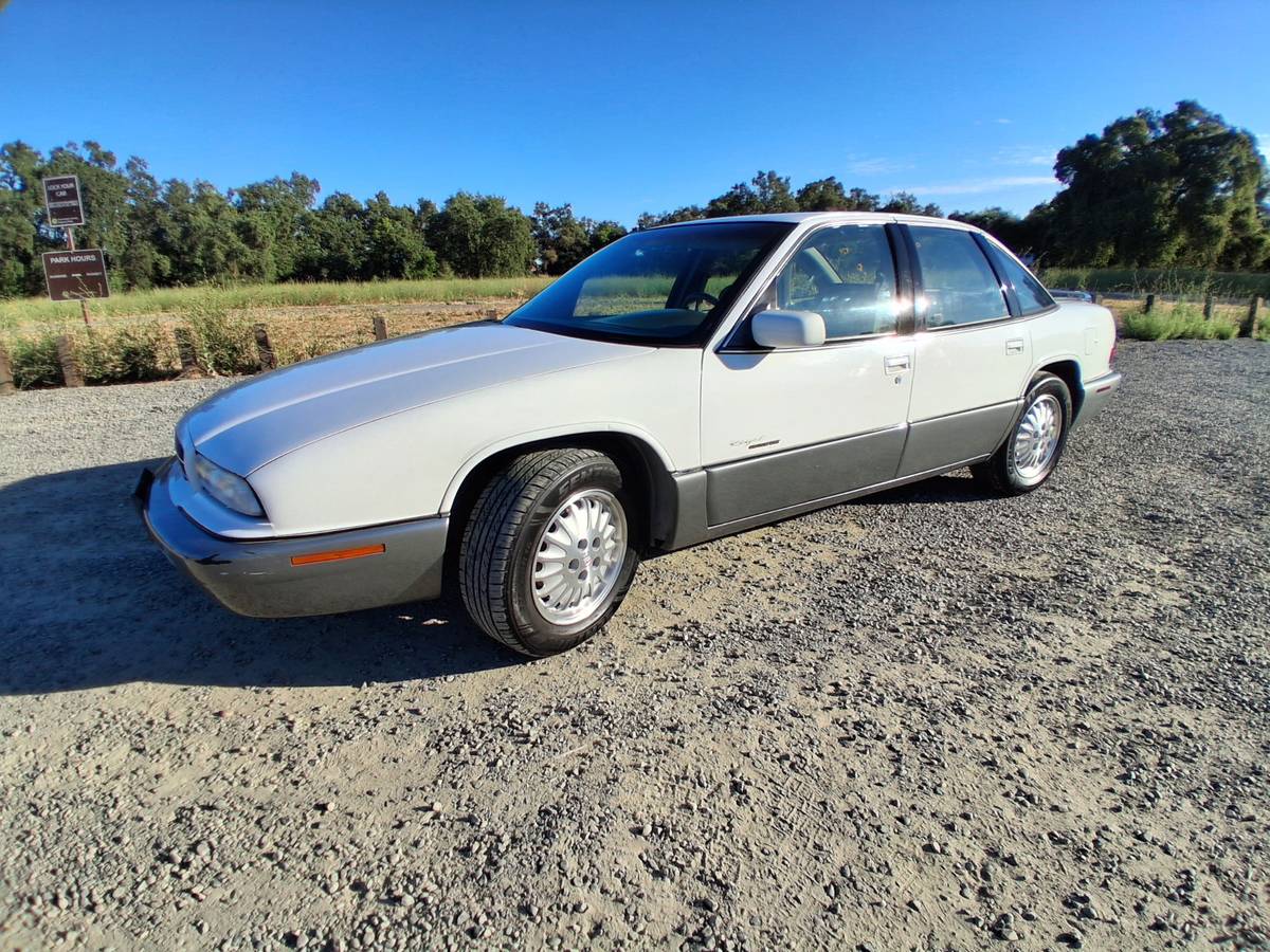 Buick-Regal-gs-1996