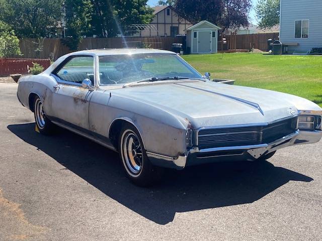 Buick-Rivera-1967-silver