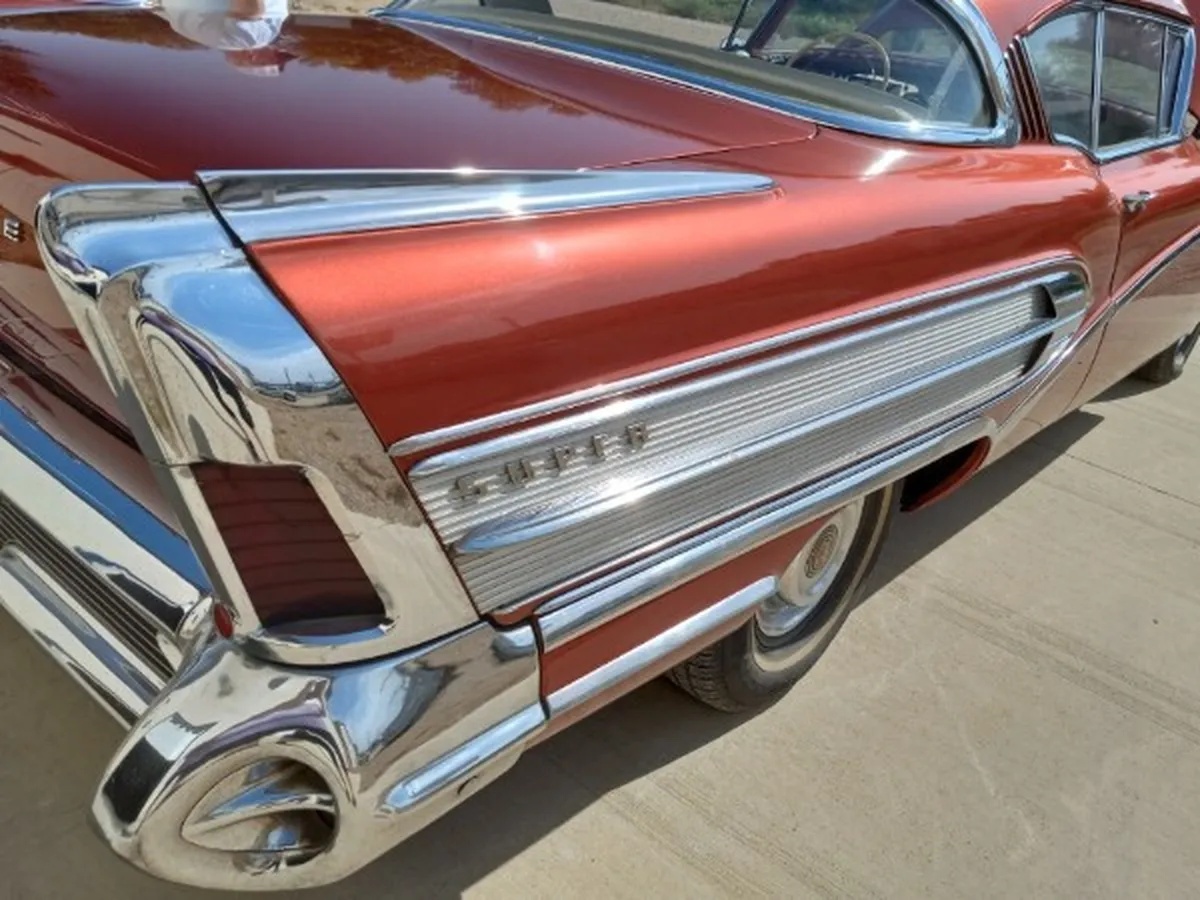 Buick-Riviera-1958-Bronze-Bronze-And-White