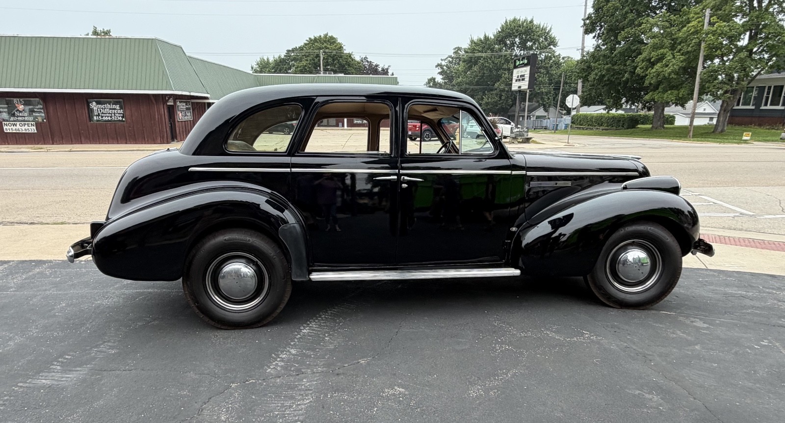 Buick-Special-Eight-1939-Sedan-Beige