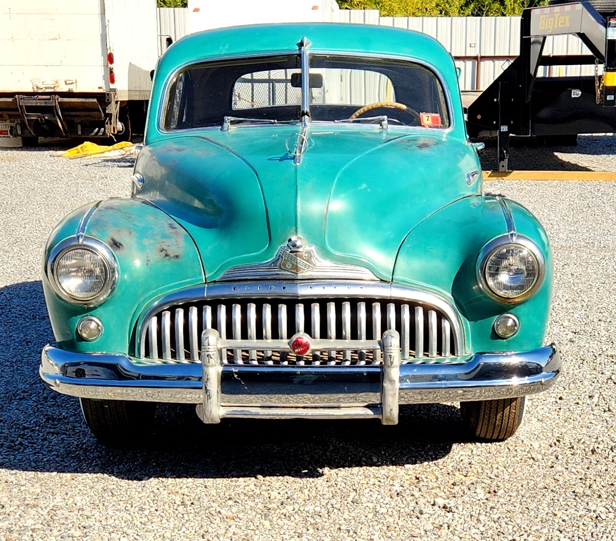 Buick-Super-1947-Sedan-Tan
