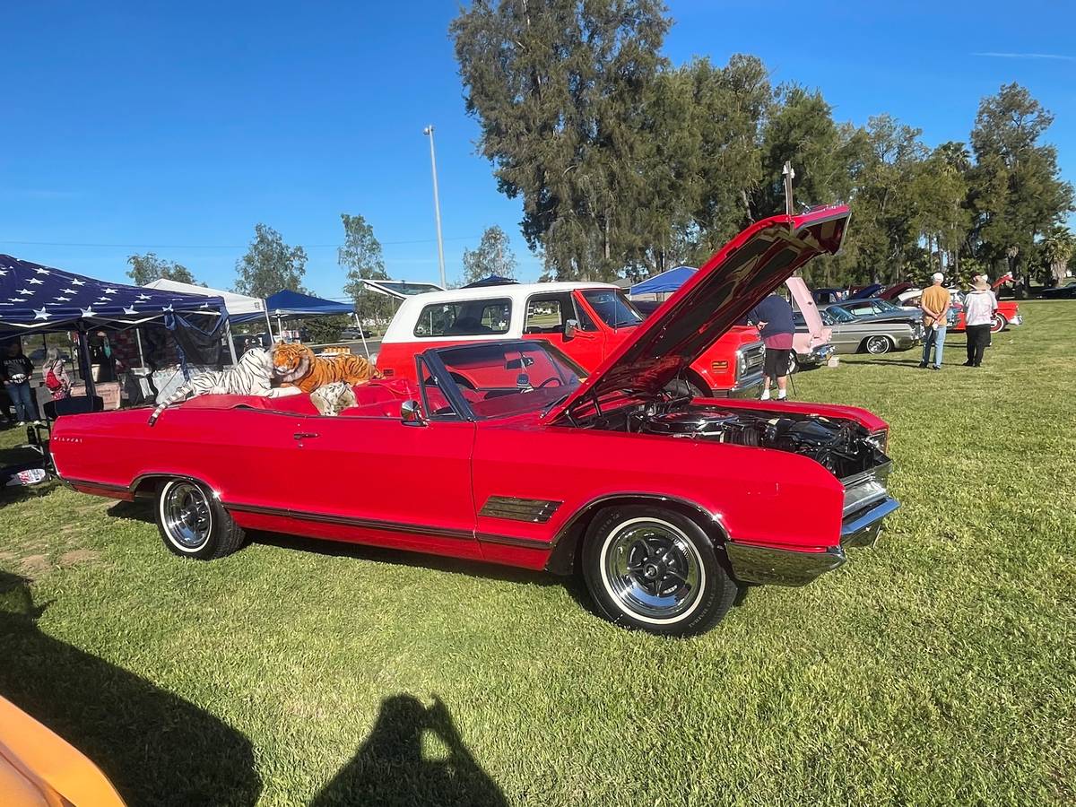Buick-Wildcat-1966-red
