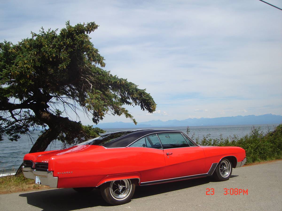 Buick-Wildcat-1967-red