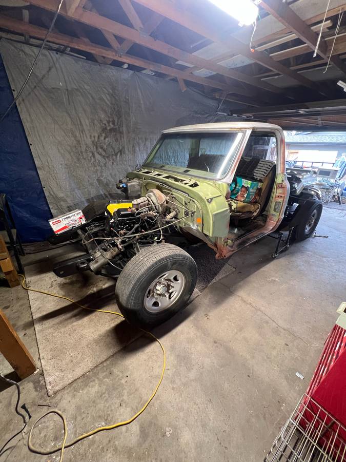 C-20-camper-special-2wd-34ton-1972-green