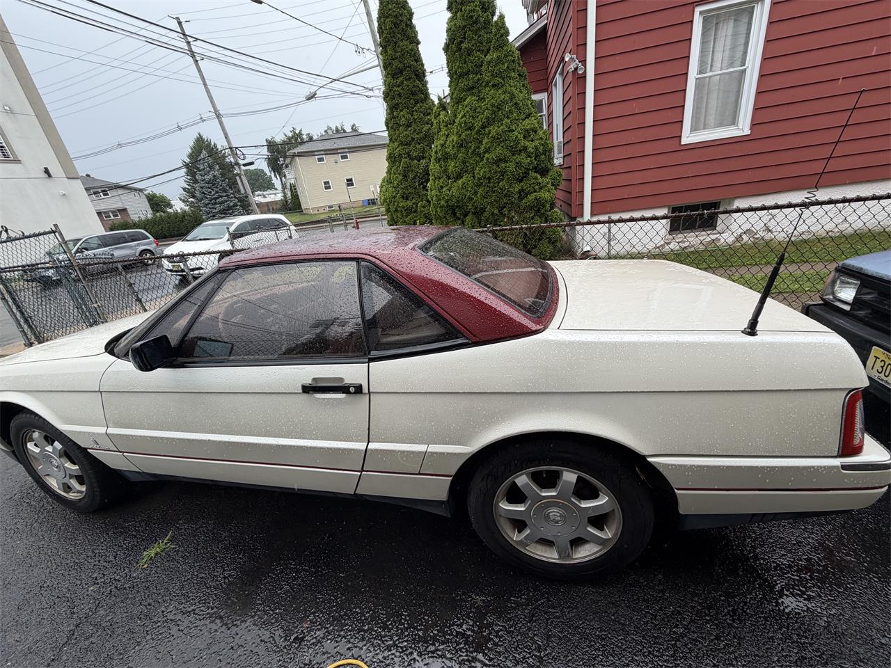 Cadillac-2-dr-convertible-1990-white-red-burgandy