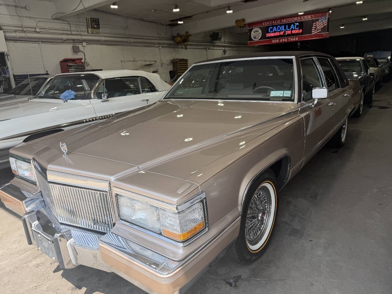 Cadillac-Brougham-1991-Champagne-Tan
