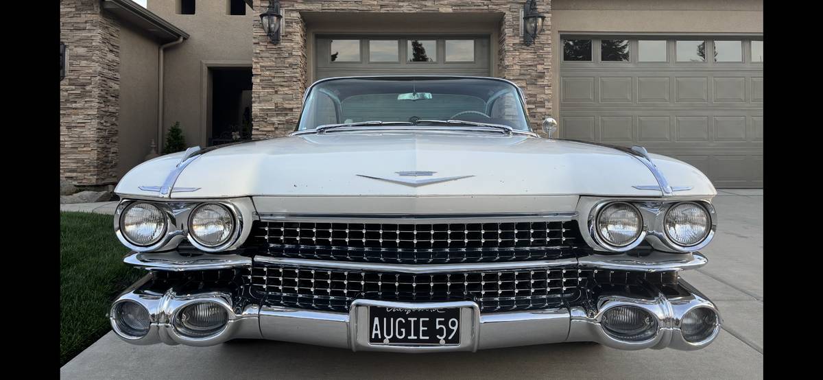 Cadillac-Coupe-de-ville-1959-white