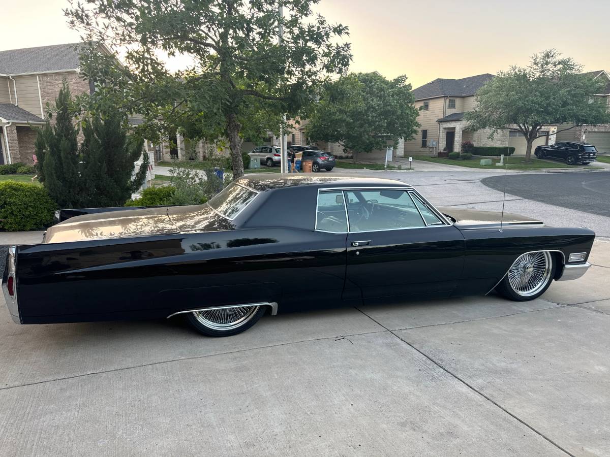 Cadillac-Coupe-deville-1968-black
