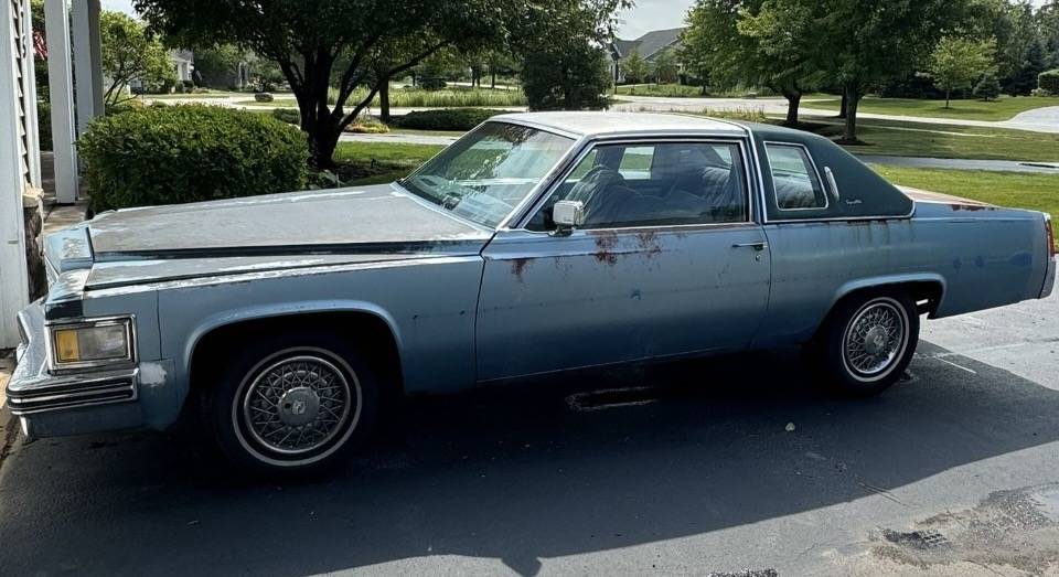 Cadillac-Coupe-deville-1977-blue