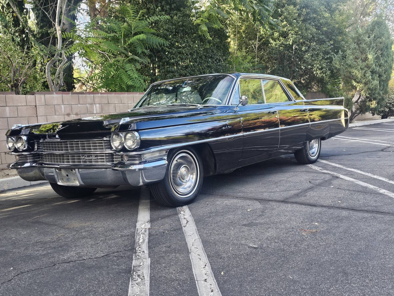 Cadillac-De-ville-1963-Black-Black