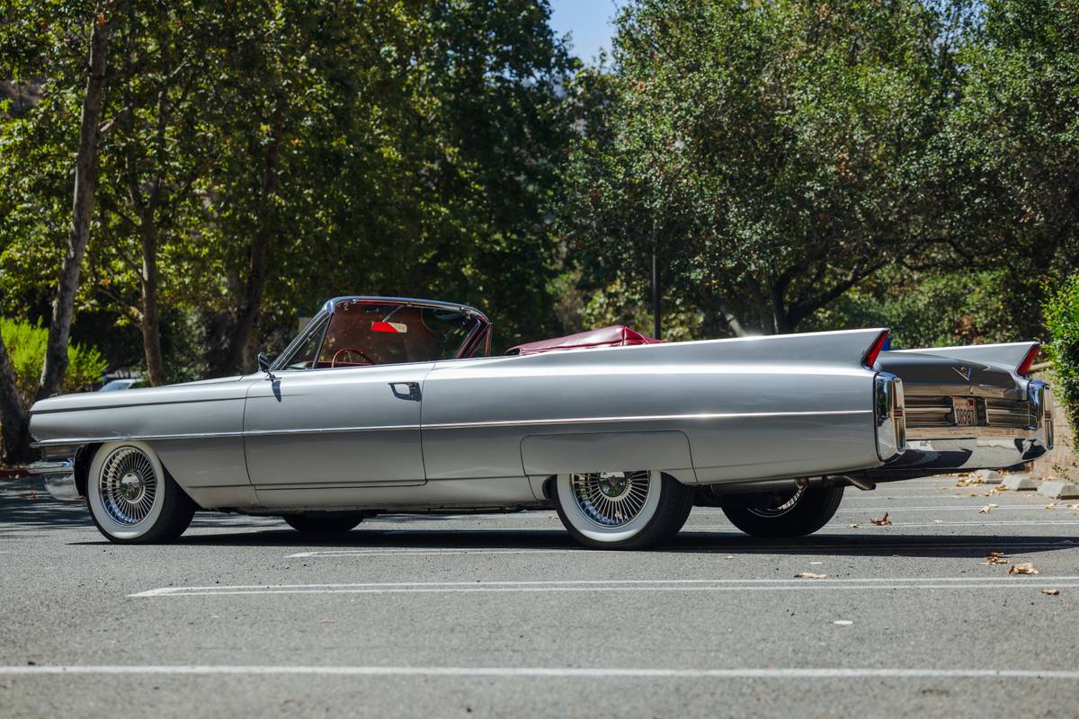 Cadillac-De-ville-1963