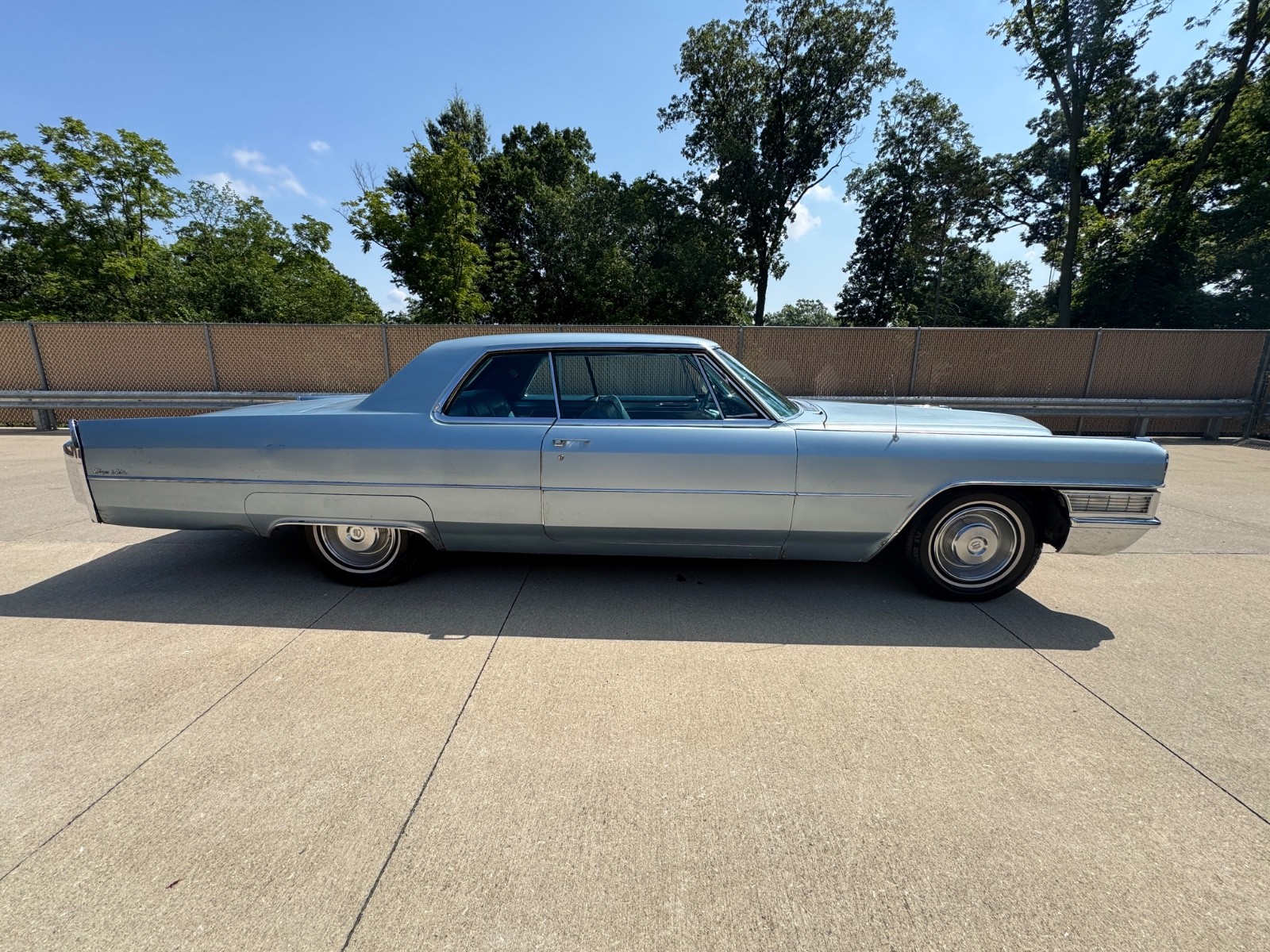 Cadillac-DeVille-1965-Coupe-Blue
