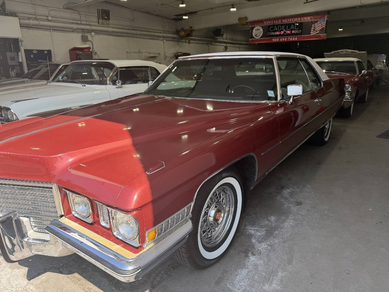 Cadillac-Deville-1972-Maroon