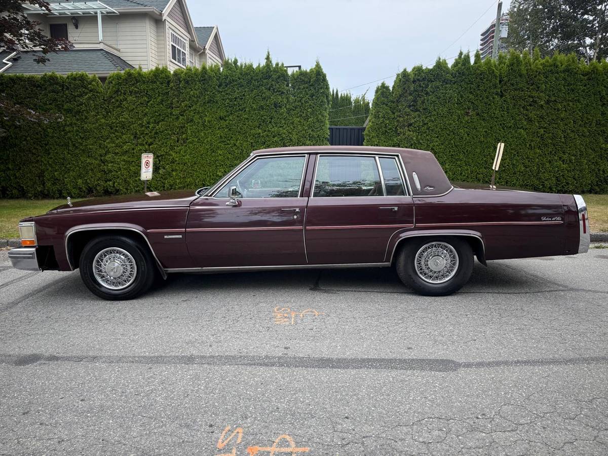 Cadillac-Deville-1982-custom