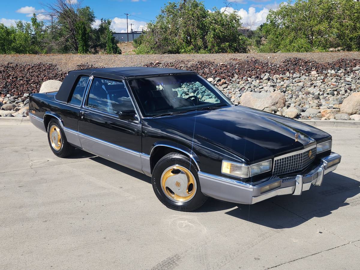 Cadillac-Deville-coupe-1990